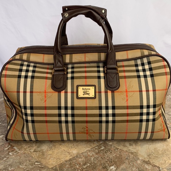 Burberry Handbags - Burberrys Boston bag